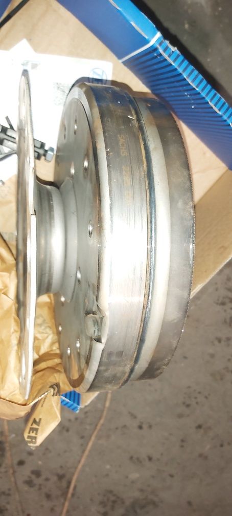 Маховик Sachs за Ауди 2.0 3.0 3.5 4.0 TDI TFSI  почти нов!!!