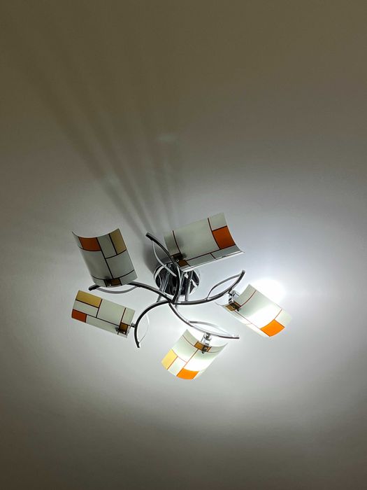 Люстра для квартиры