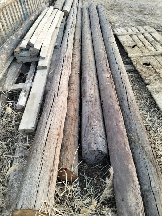 Бөренелер бар, үй салғаннан артылған