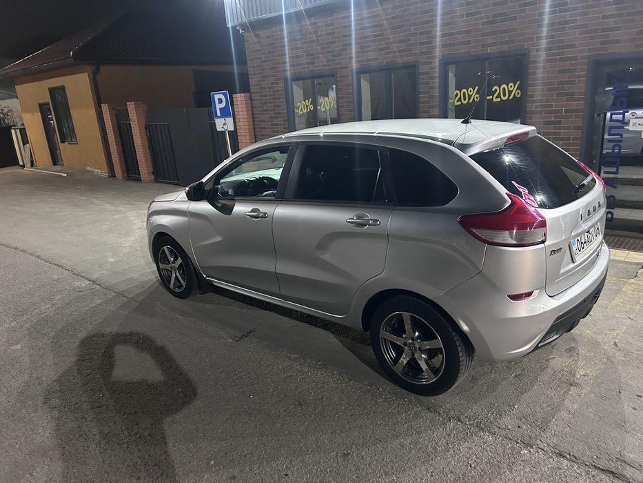 Продам машину лада x-ray 2018 года