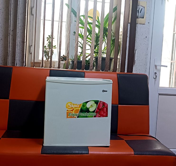 Продам мини холодильник