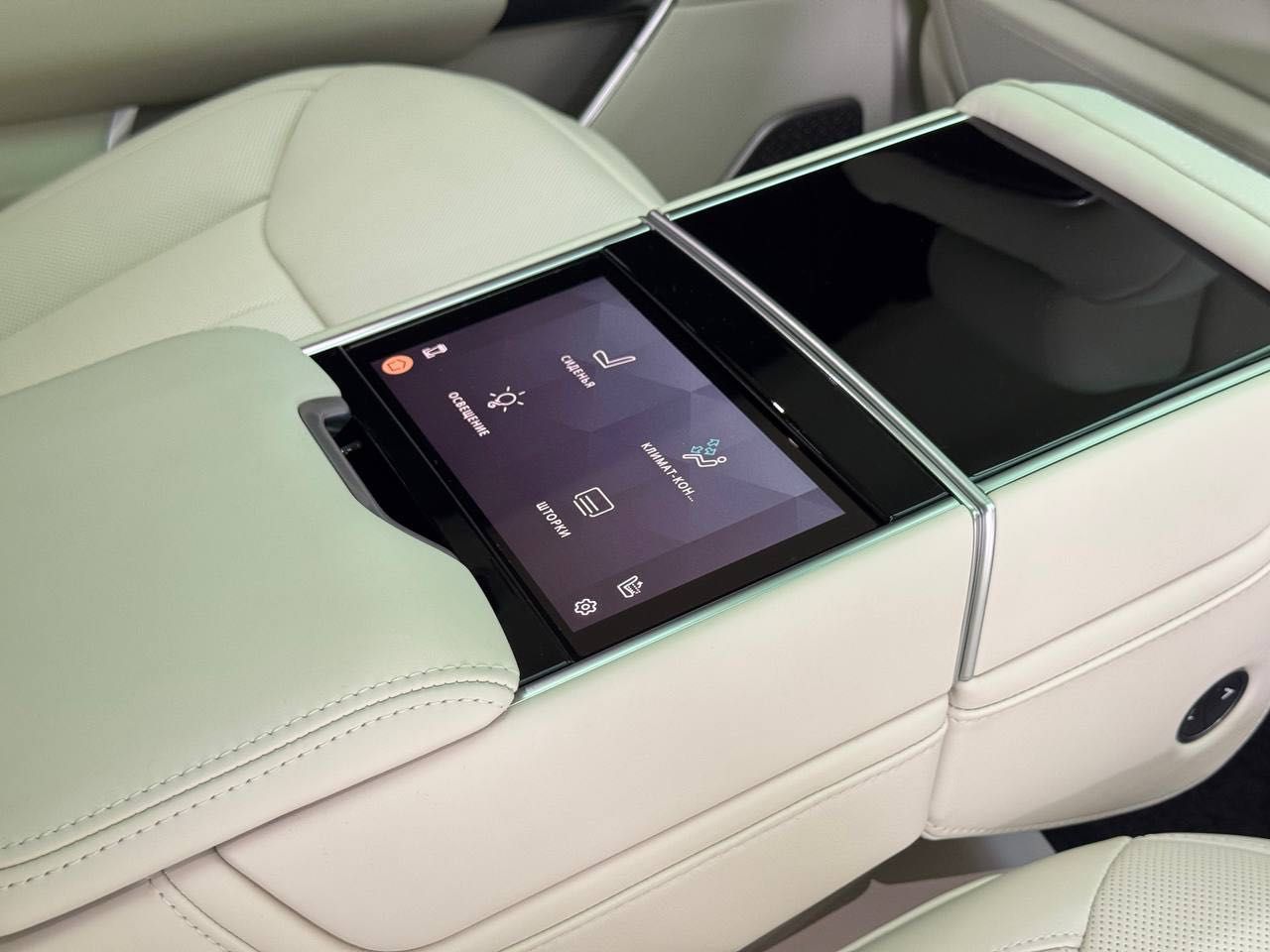 Продается Range Rover Vogue P460 plug in hybrid