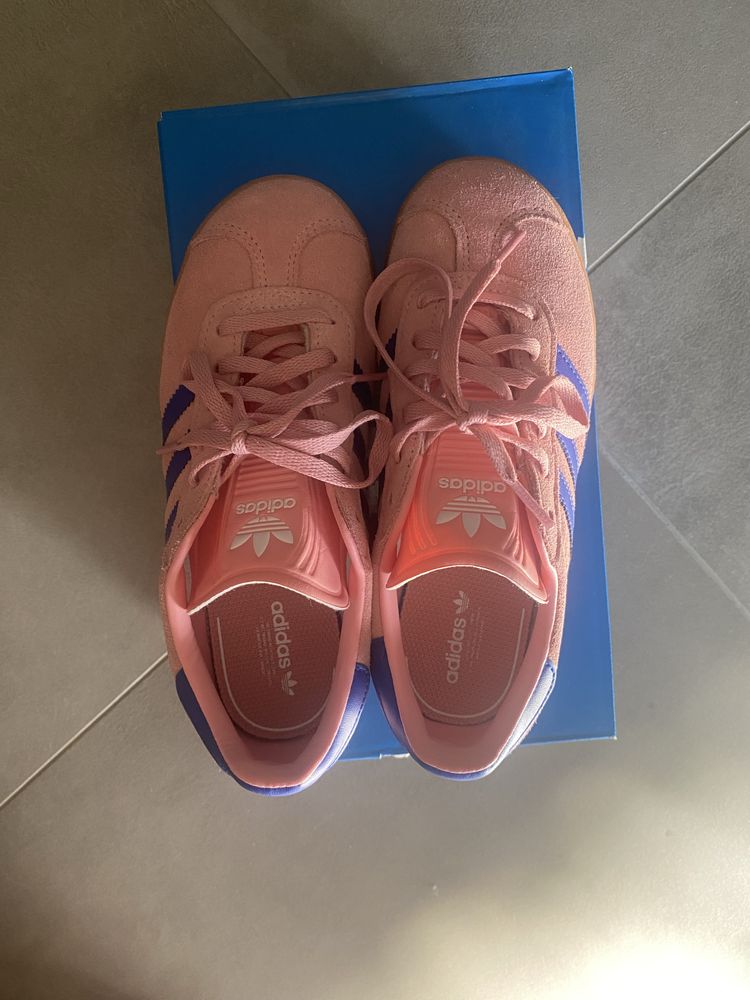 Спортни обувки adidas