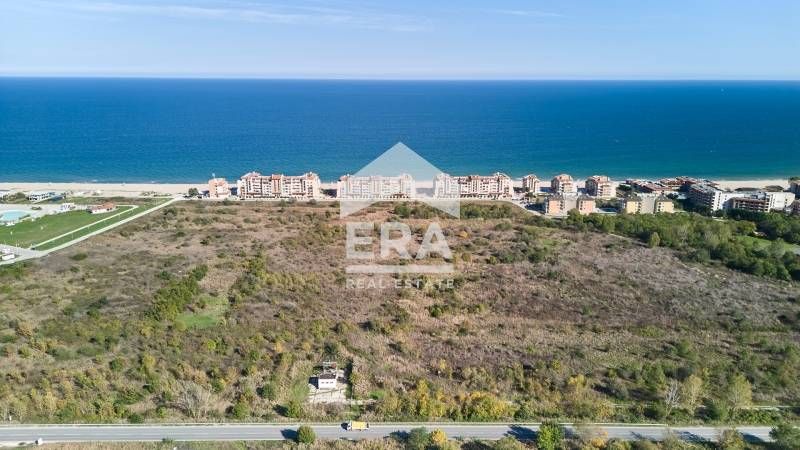 Инвестиционен имот за курортно строителство на 50 м от плажа в гр. Обз