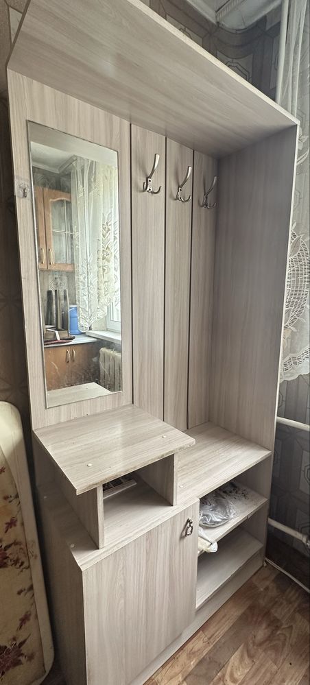 Продам срочно прихожую