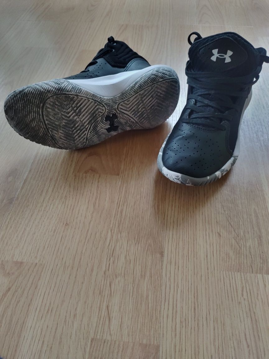 Ghete Under Armour marimea 37.5