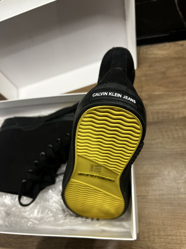 Крцове Calvin Klein