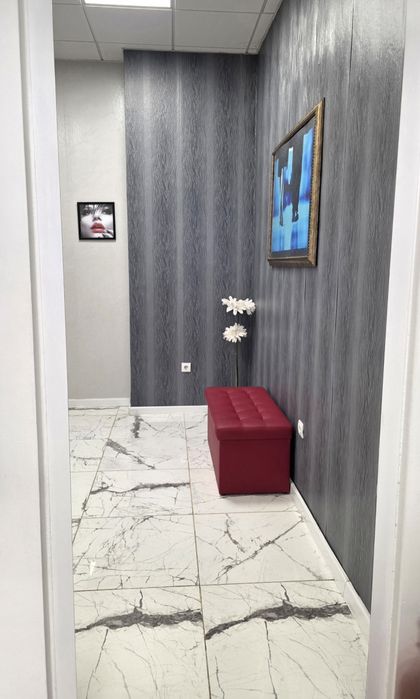 Дава се под наем  в Варна, Колхозен пазар -  кв.м за 220 € - Снимка #4