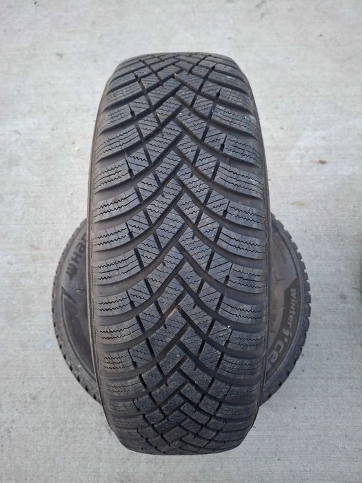 2бр. зимни гуми 205/60/16 Hankook като нови DOT 1623