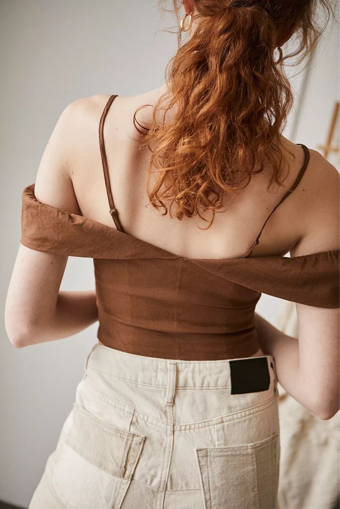 Ленен топ Zara, кроп топ с паднали рамене тип корсет Urban Outfitters