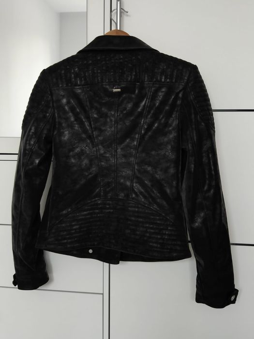 Geaca de dama marca Guess