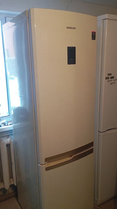 Продам холодильник с доставкой