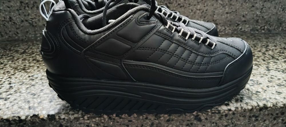 Чисто нови обувки