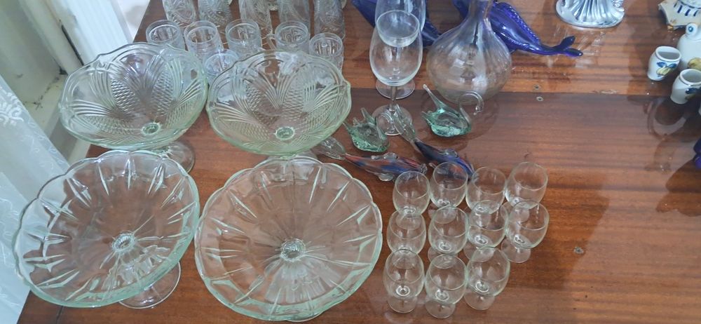 Eski idishlar sotiladi narxi kelishiladi manzil Yangihayot Choshtepa