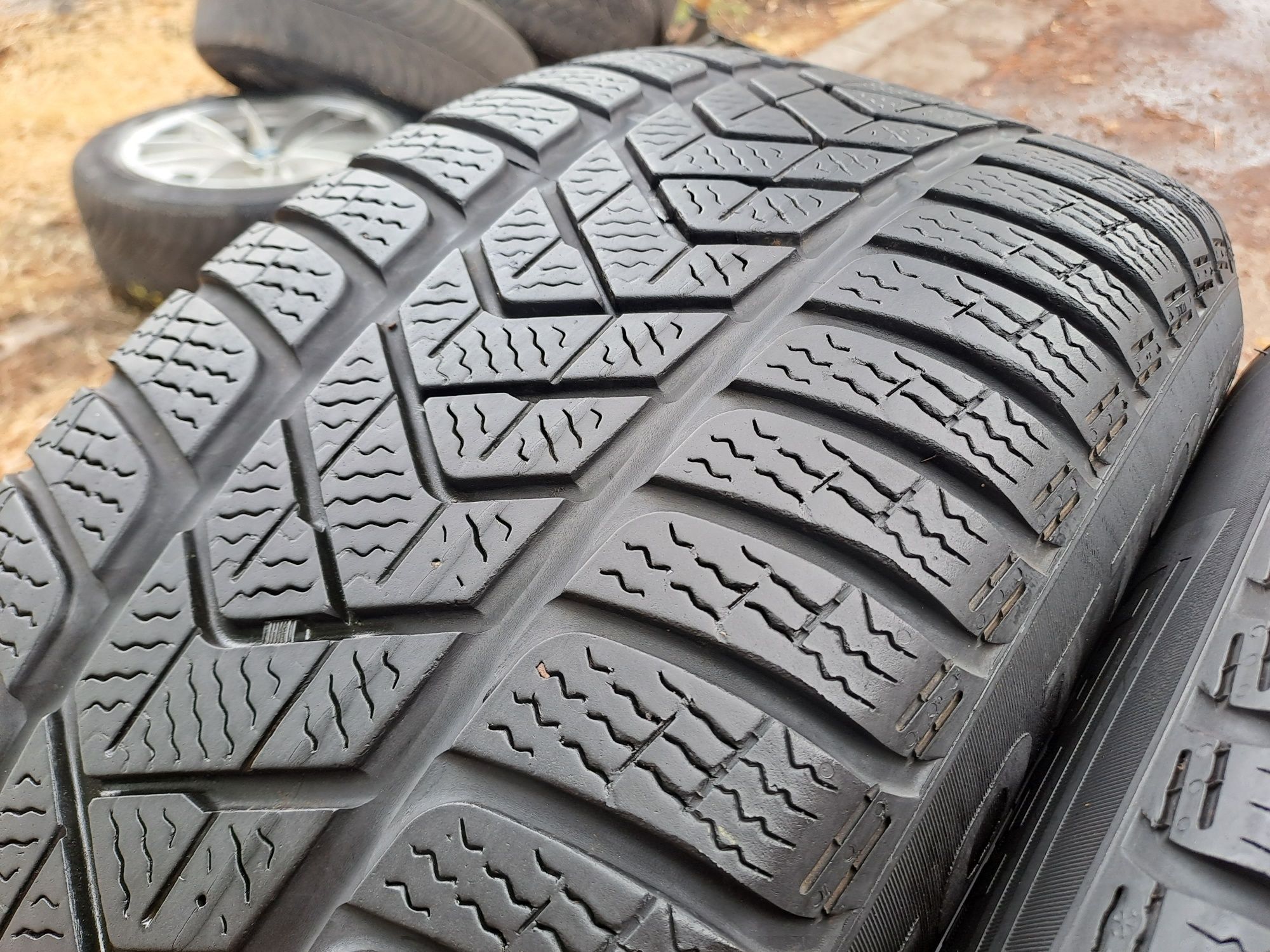 2бр. 235/55/17 Pirelli Sottozero 3