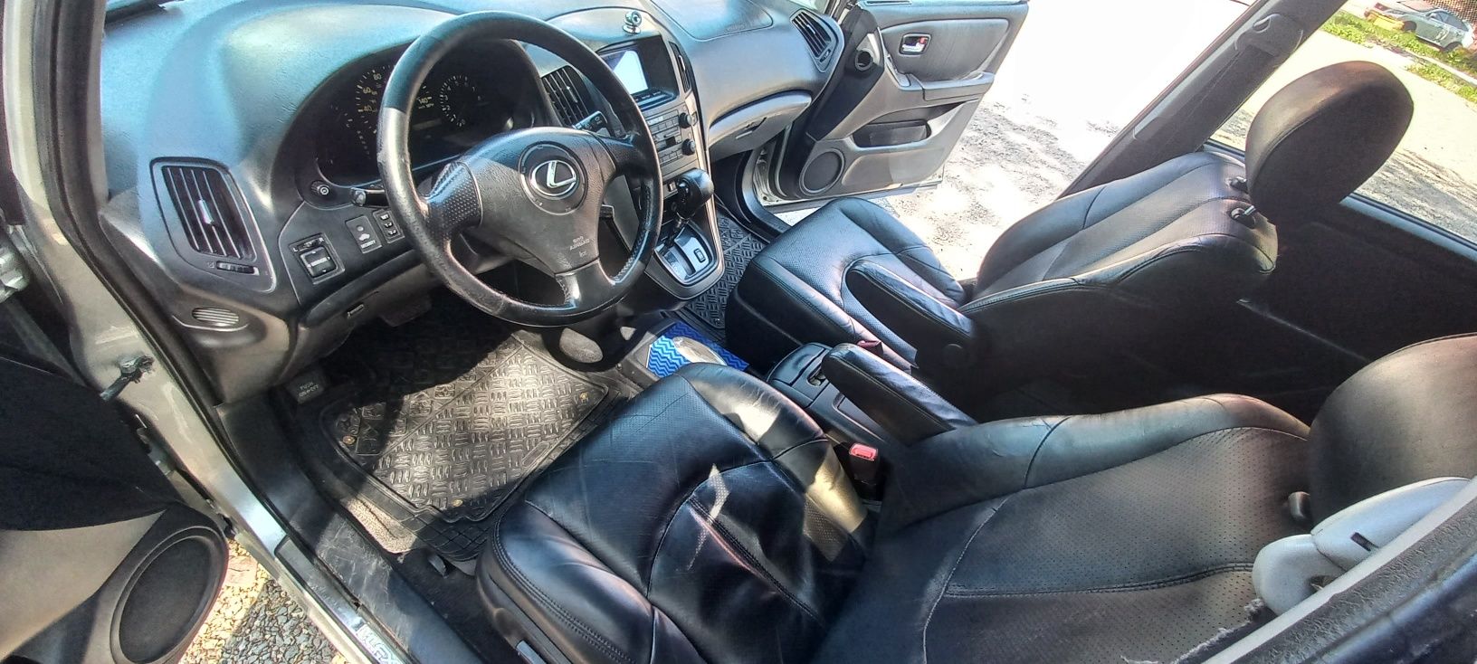 Продам Lexus RX300.