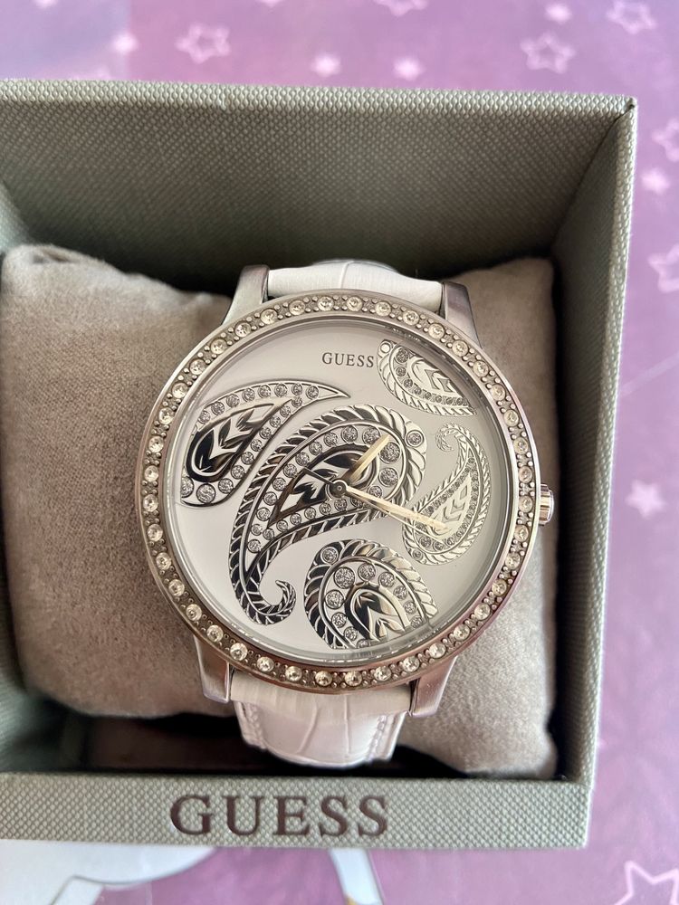 Guess - оригинален часовник / намален/