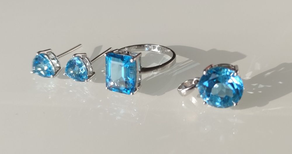 Set aur 18k cu topaz