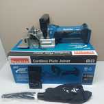 Акумулаторна фреза за дибли тип бисквитки Makita DPJ180Z