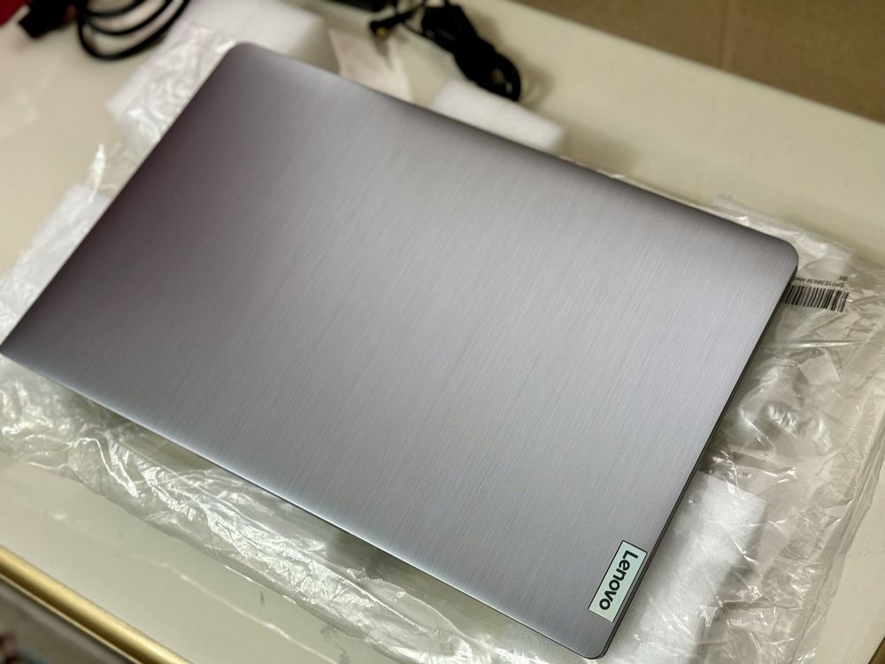 Новый Ноутбук Lenovo 15,7 / SSD:256GB/ 6-Ядер/12th Gen