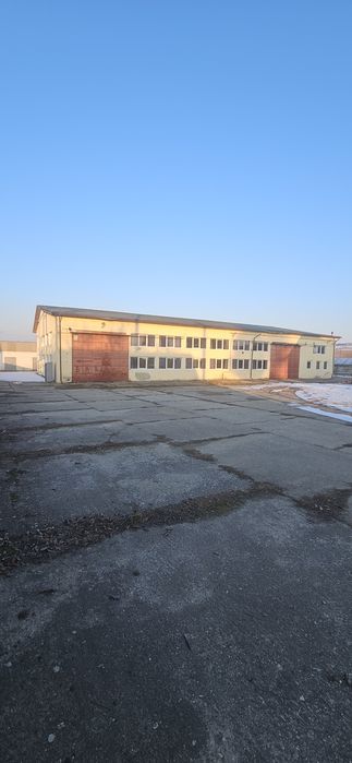 Inchiriez hala industriala