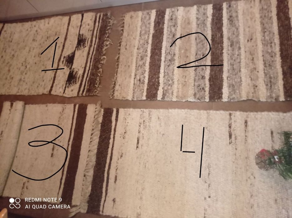 Четири ръчно тъкани вълнени пътеки