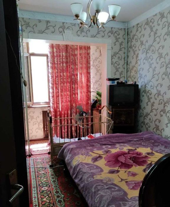 срочно  ПРОДАЕТСЯ квартира на юнусабаде 2/3/4 всего за 67900уе