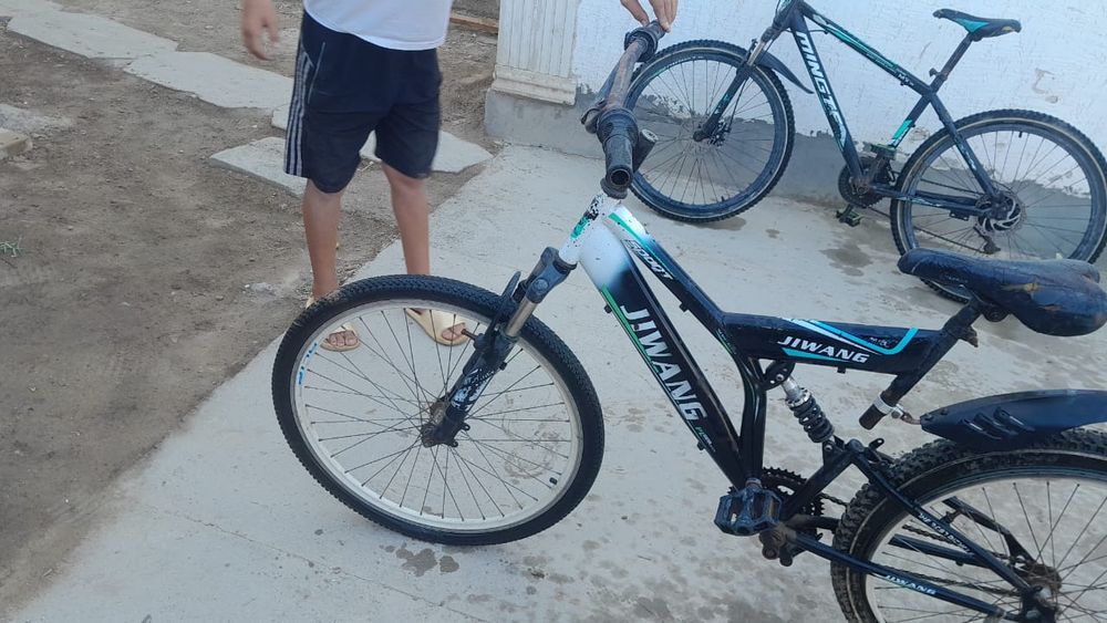 Велосепед сатамыз  багасы екеуыи  15000 тг саудасы бар