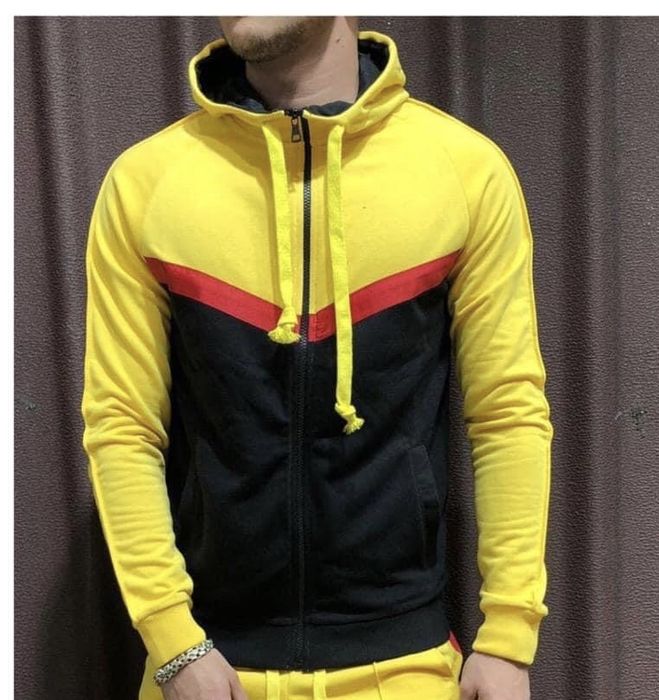 Bluze cu gluga si pantaloni de barbati