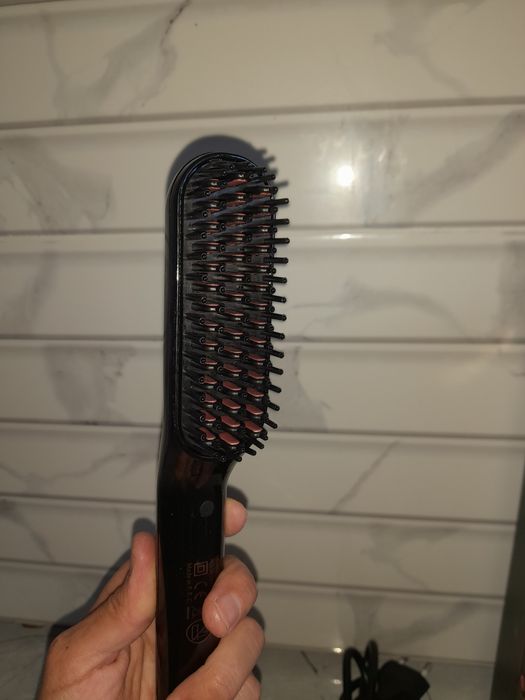 Soch va soqol uchun taroqli dazmol