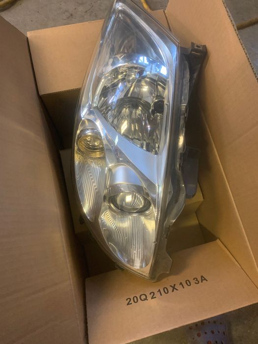 Фарове за Тойота аурис