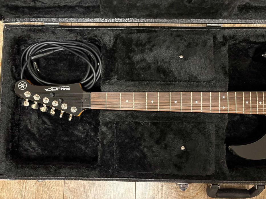 Електрическа китара Yamaha Pacifica 611 с калъф Fender Deluxe