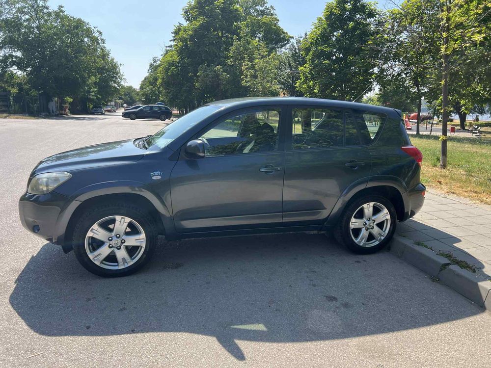 Toyota Rav4 2.2 177 к.с