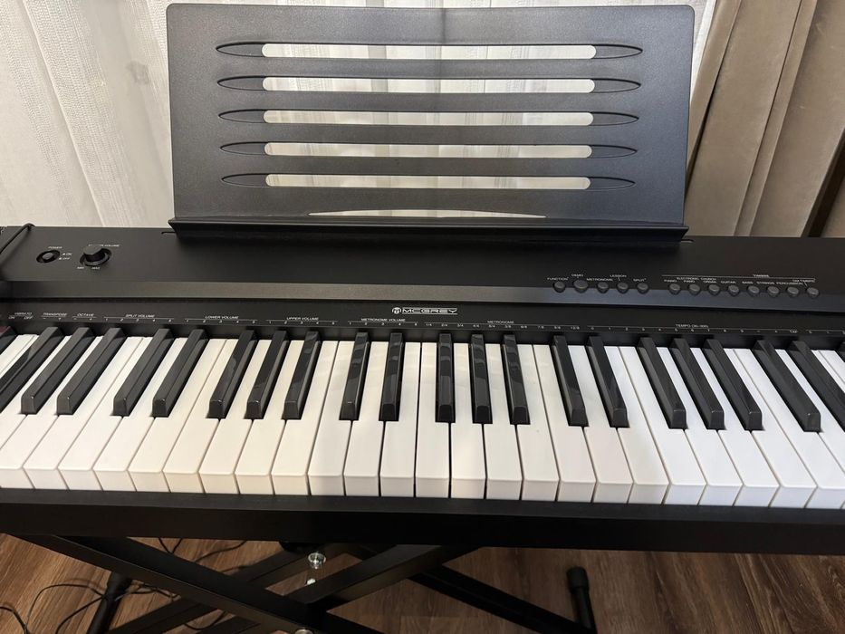 Pian digital 88  clape