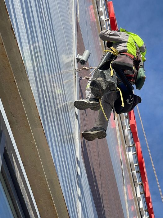 Альпинисты, скалолазы, высотные работы