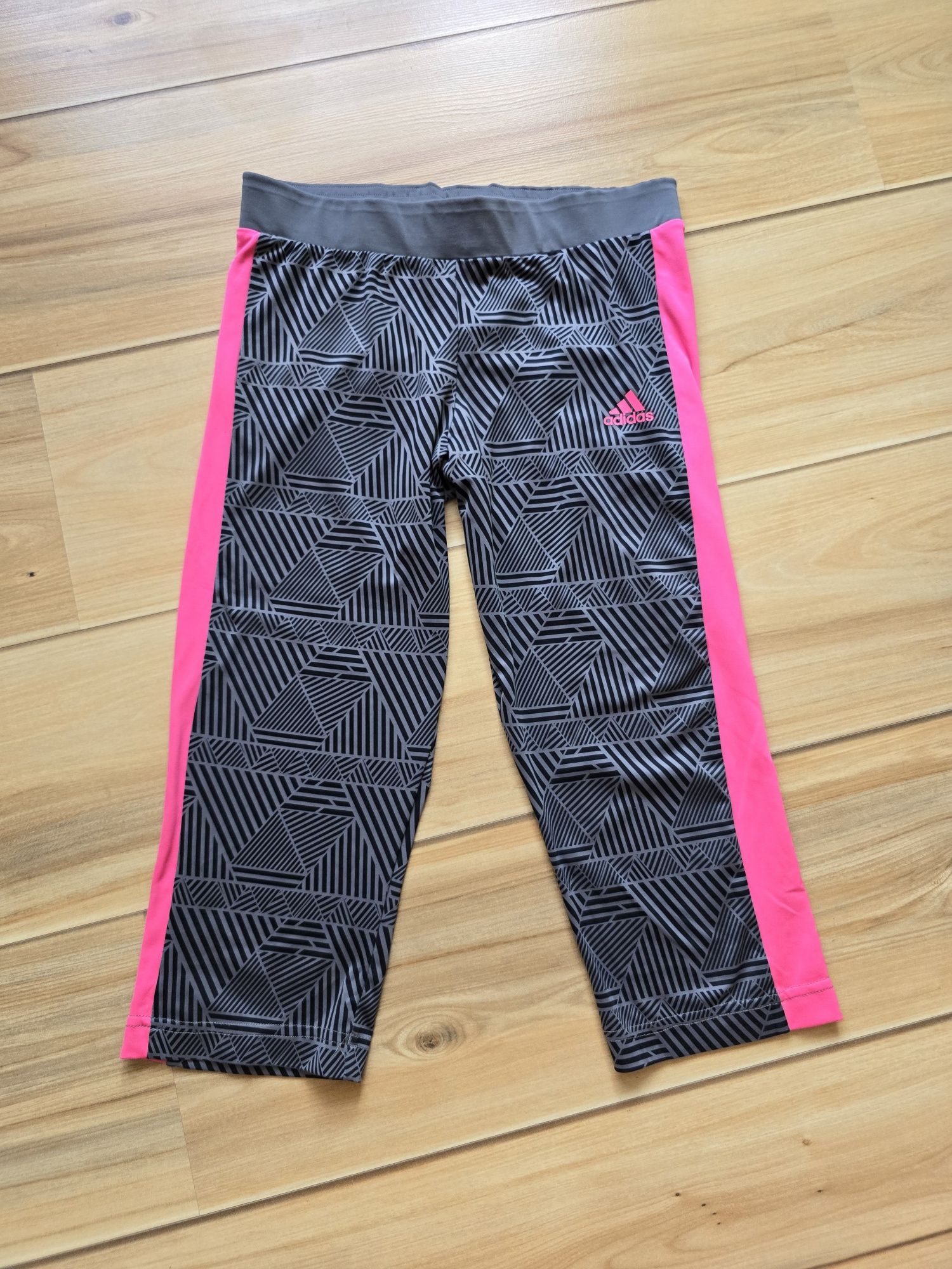 Лот клин и къси панталонки Adidas S