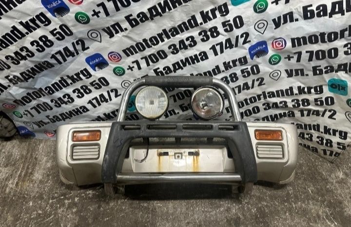 Передний бампер Nissan Mistral r20