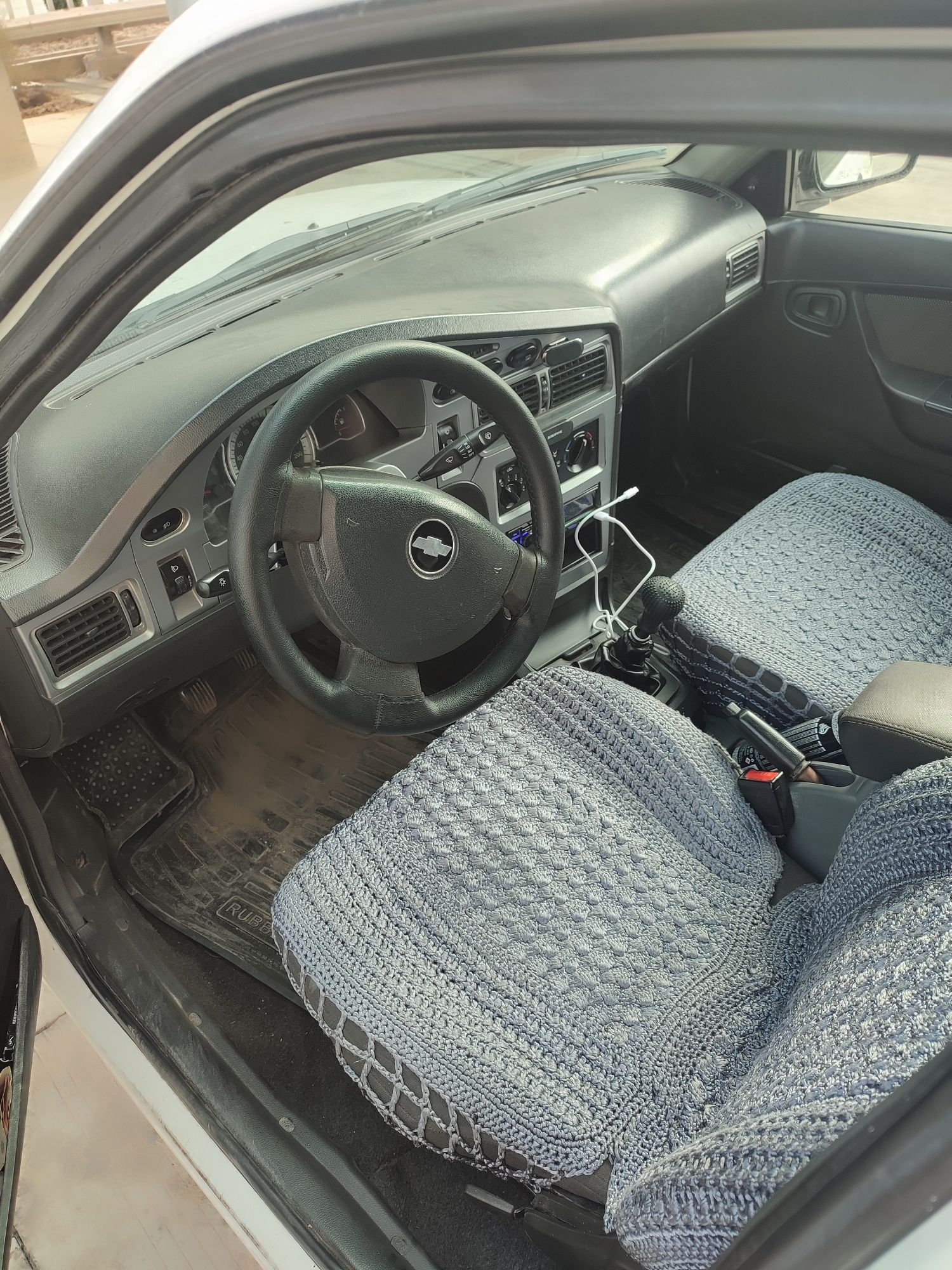 Daewoo Nexia.  2