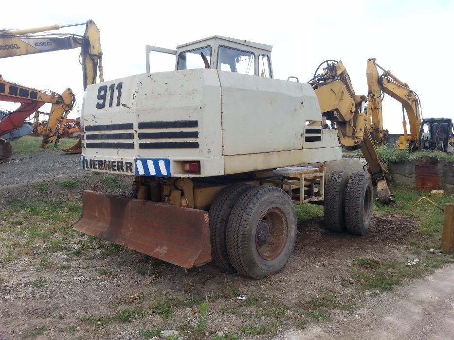 Excavator pe roti Liebherr 911