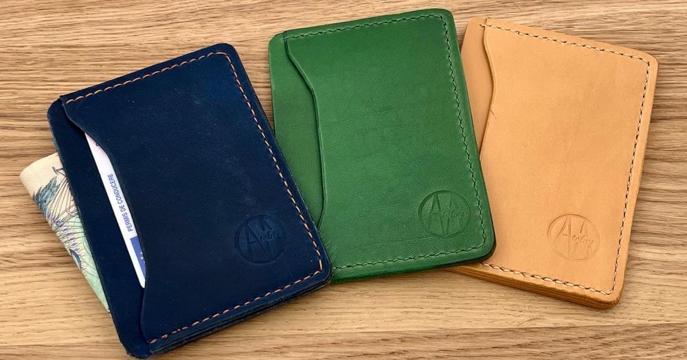 Vand portofel minimalist din piele