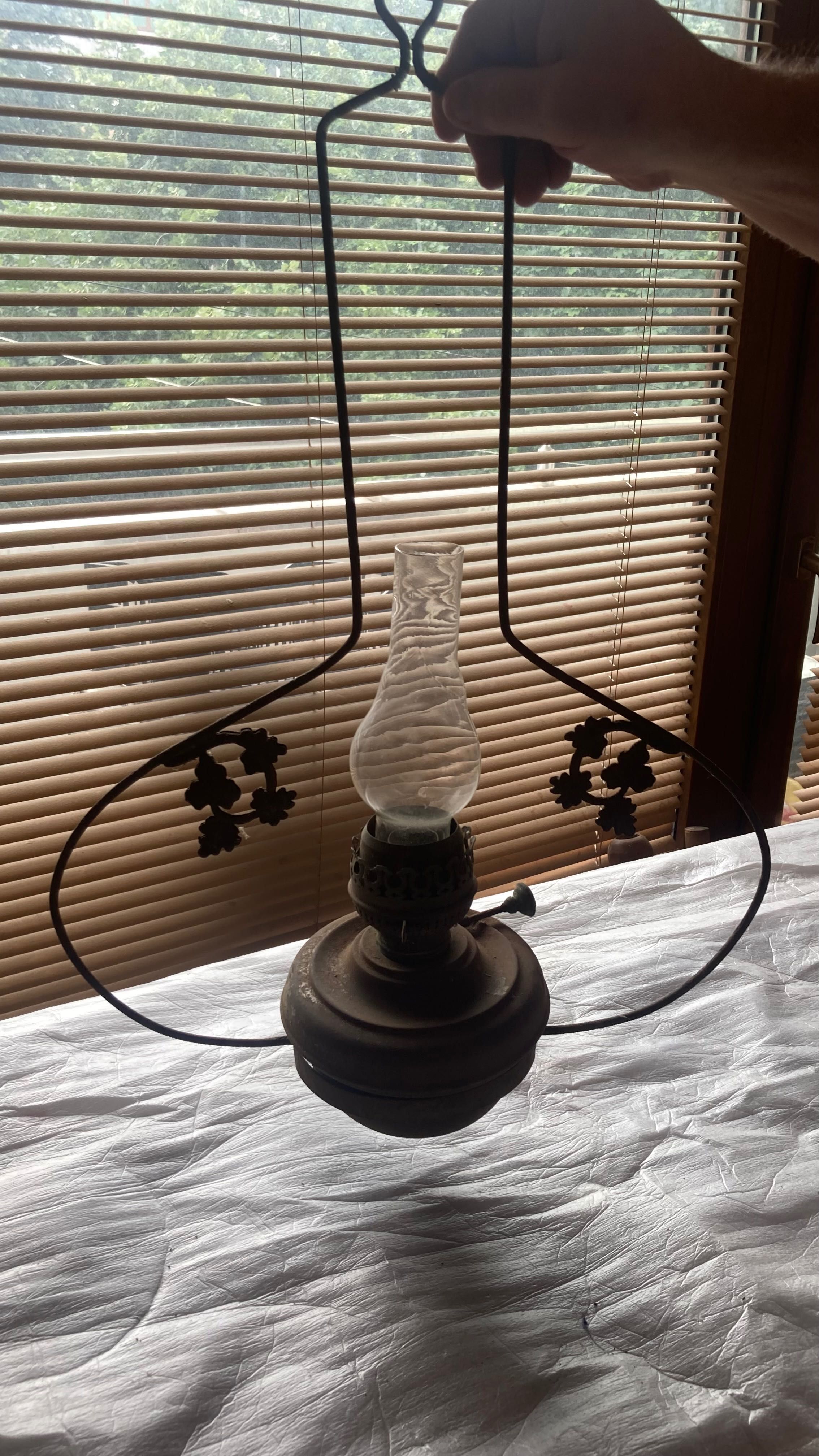 Лампа от естествен матерял външна.