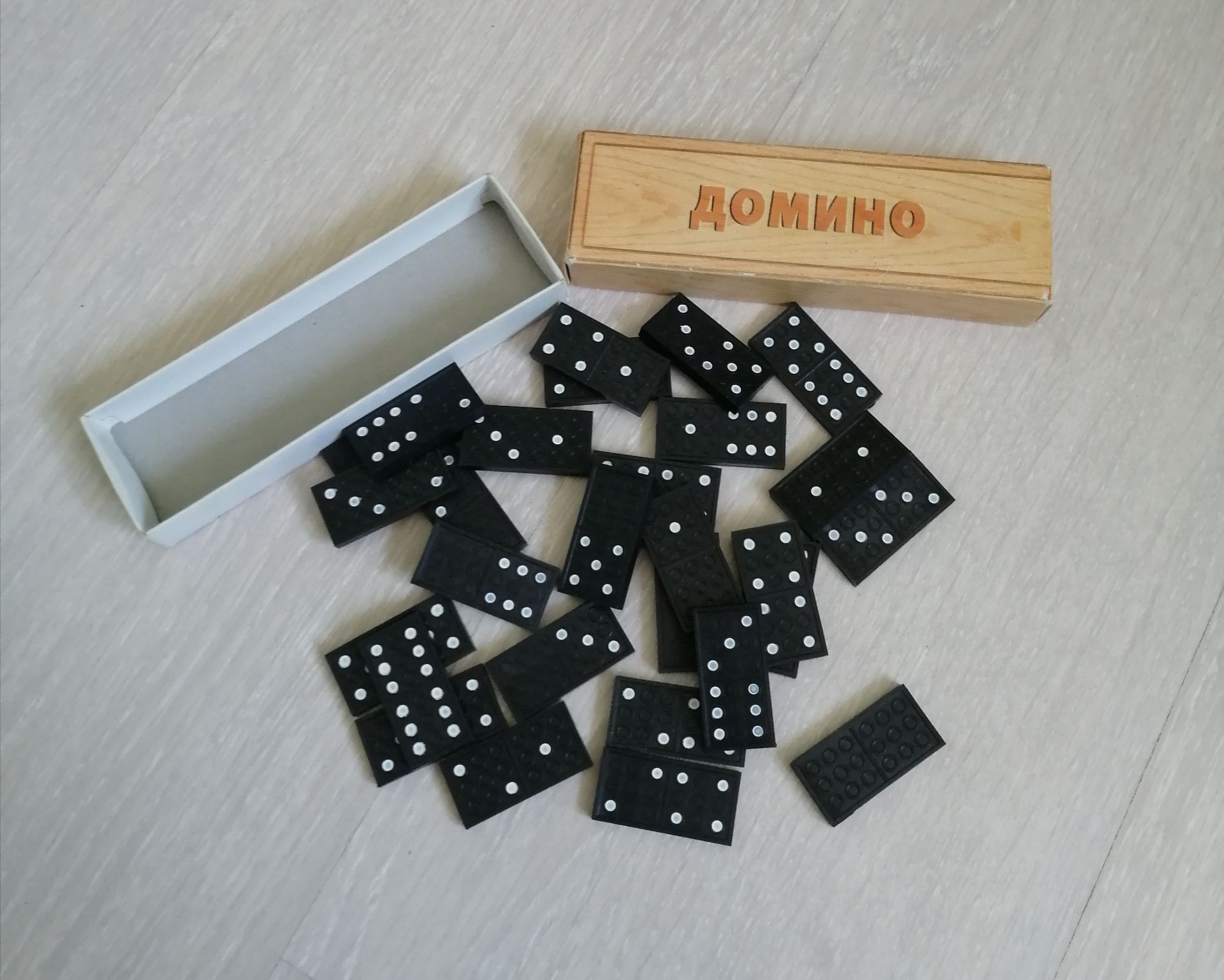 Домино / domino.