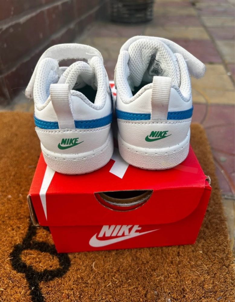 Adidasi nike bebe 19,5