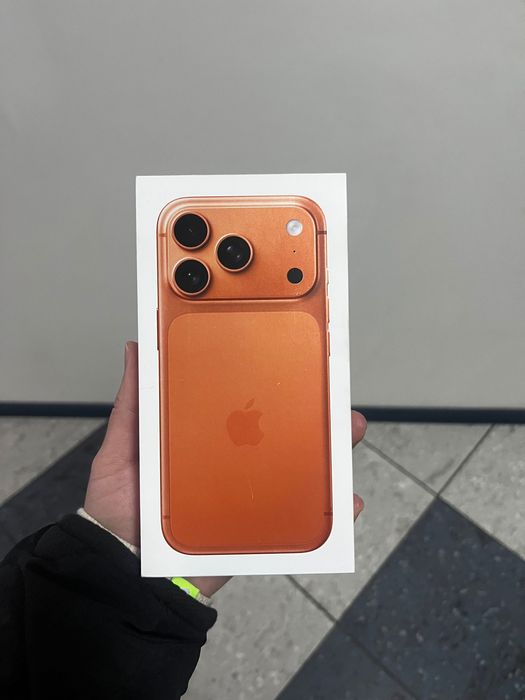 Продам новый IPhone 17 pro 256gb