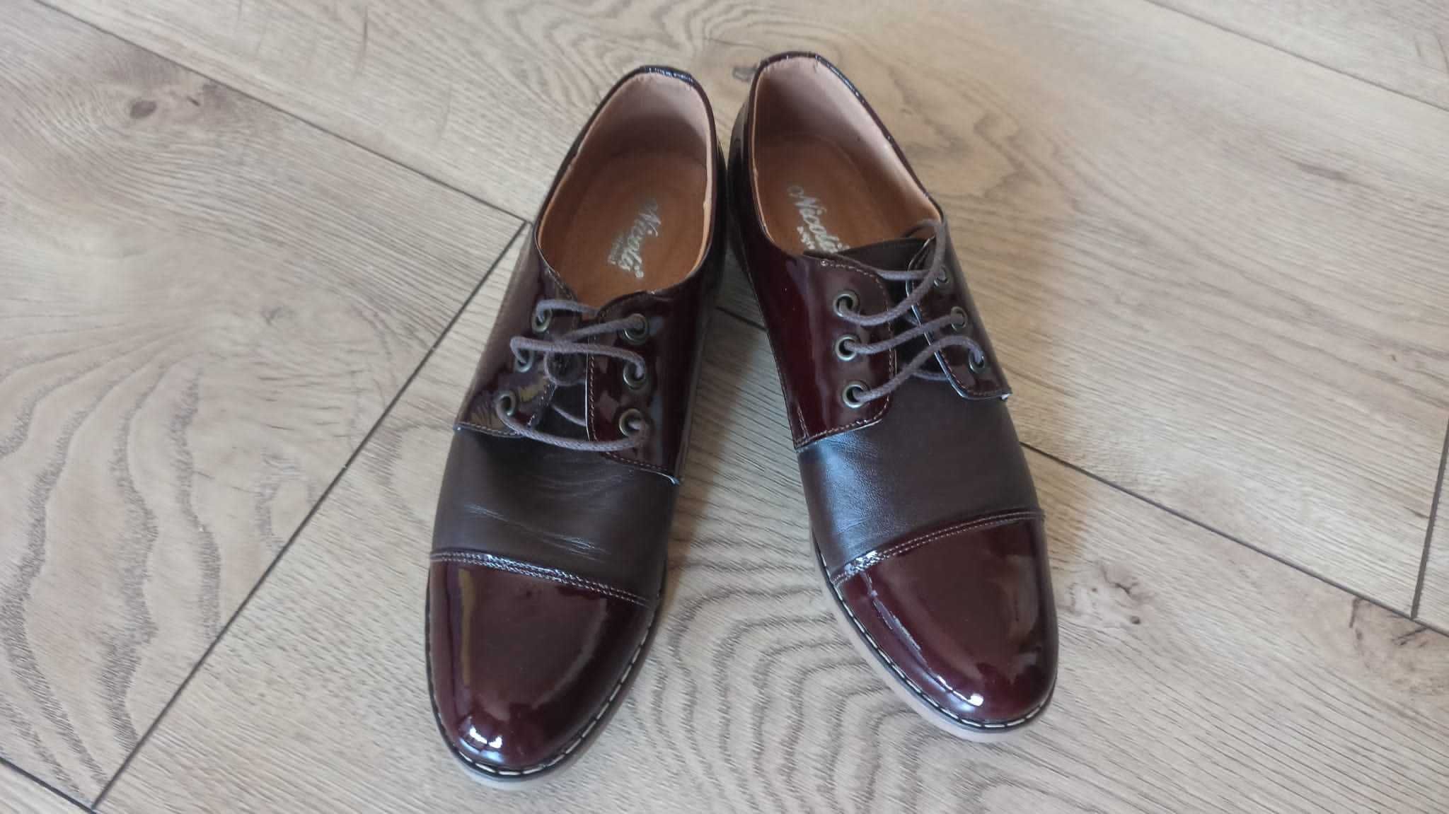 Pantofi din piele model Oxford
