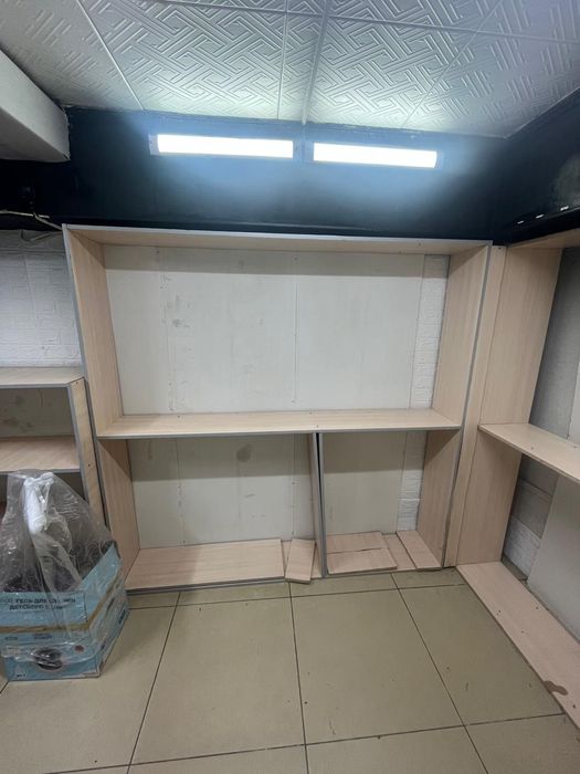 Витрины новые продам