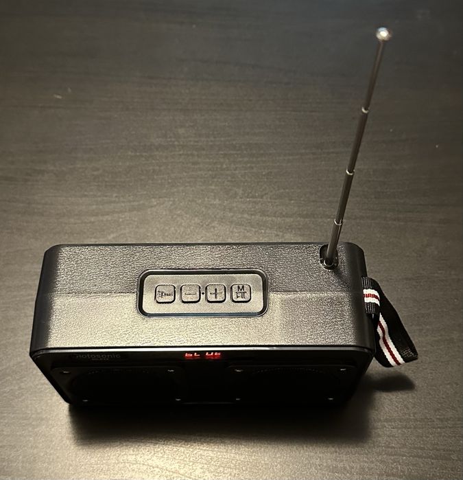 Boxa Bluetooth cu Incarcare Solara, Player Mp3 si Radio FM putere 5W