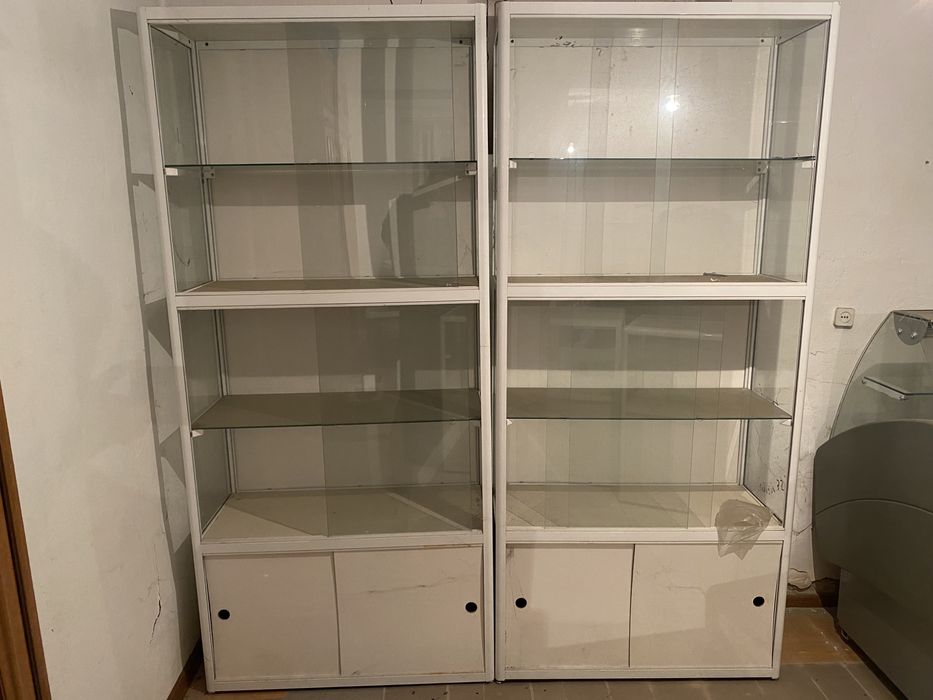 Торговые стеклянные витрины