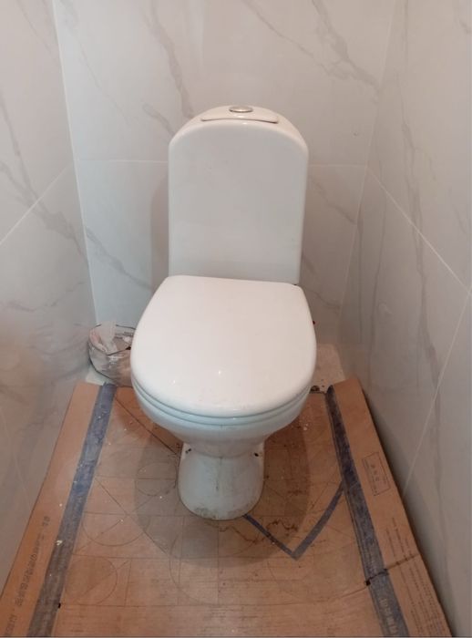 Продам унитаз белый