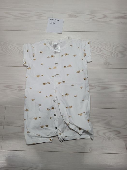 Vand haine mărimea 86,preț pe bucata
Nu asigur transport